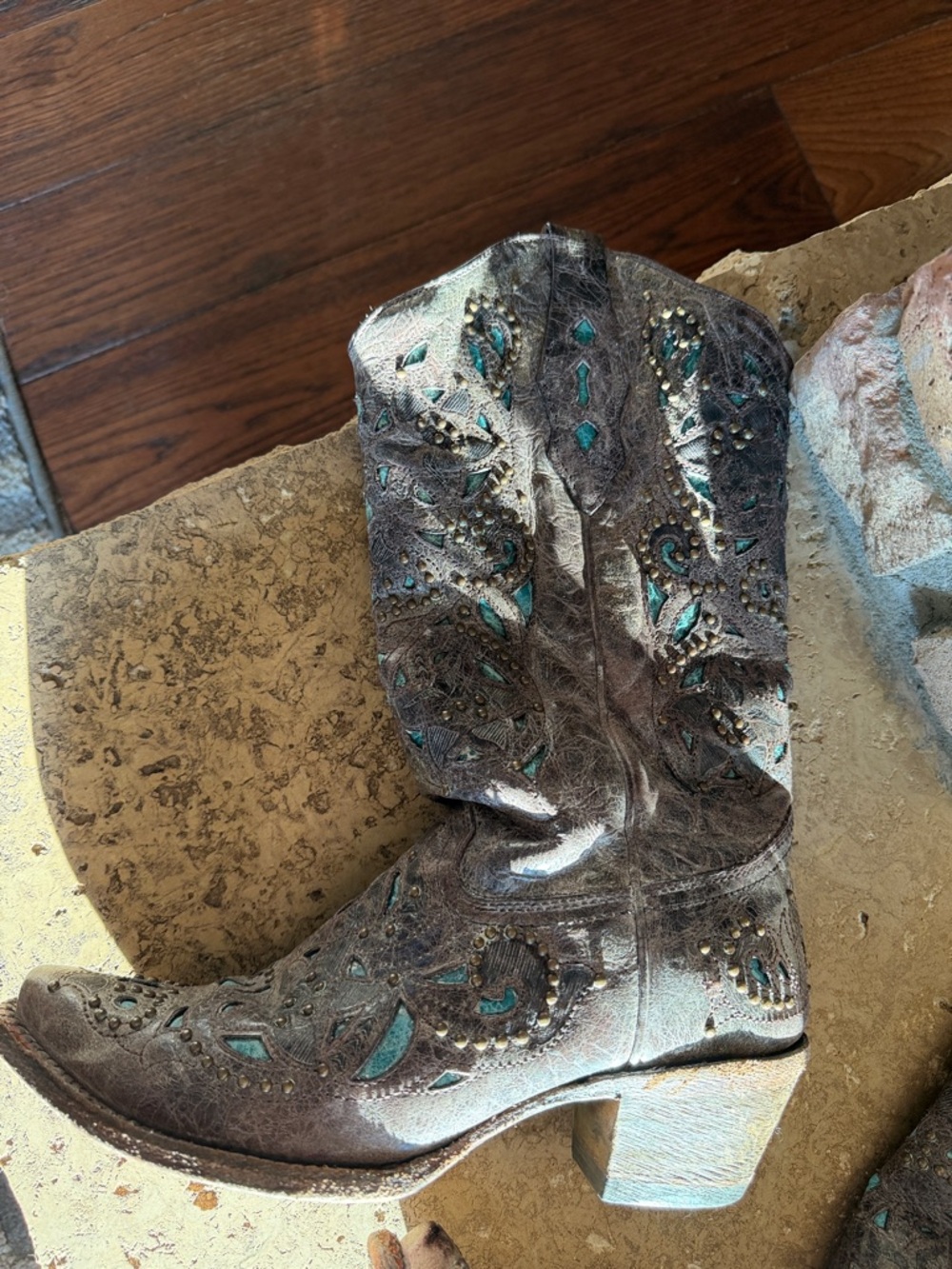 Corral Distressed Brown Leather Western Cowboy Boots Turquoise Inlay Women sz 9 - Picture 9 of 9